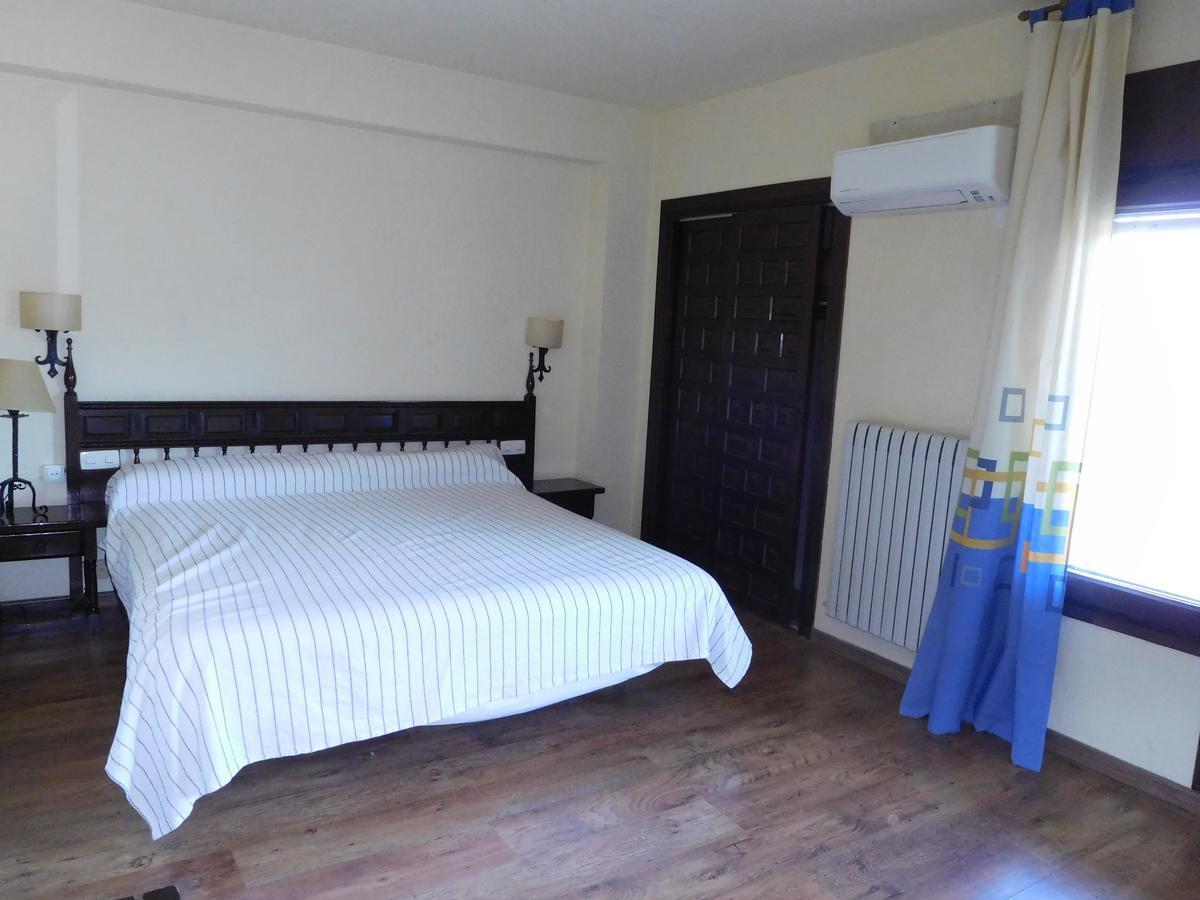 Hotel Restaurante Las Galias Суэра Экстерьер фото