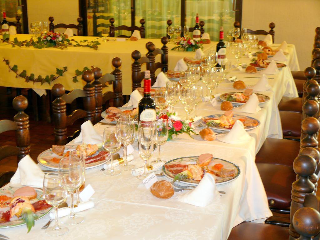 Hotel Restaurante Las Galias Суэра Экстерьер фото